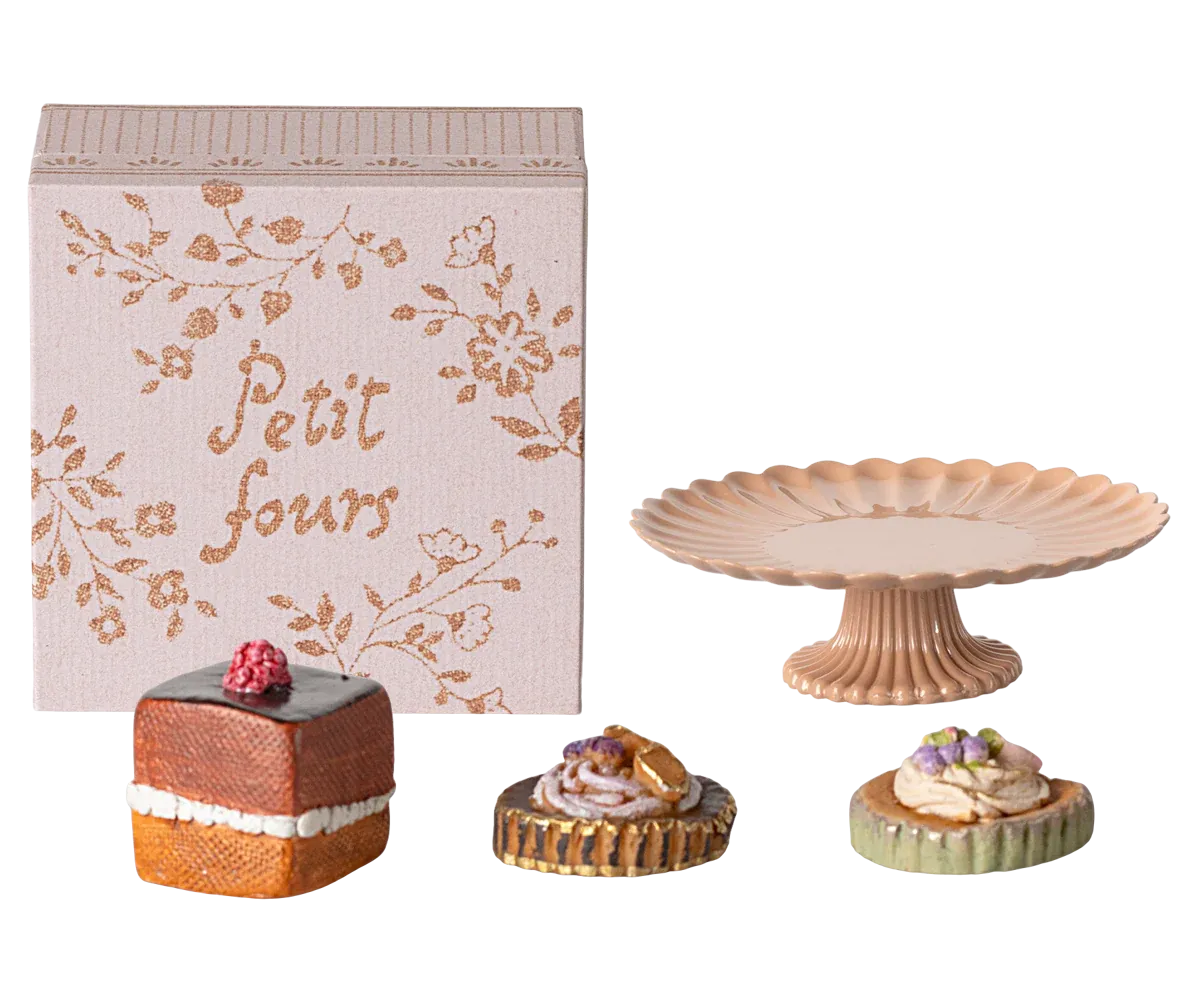 Cakes and Cake Stand, Mini