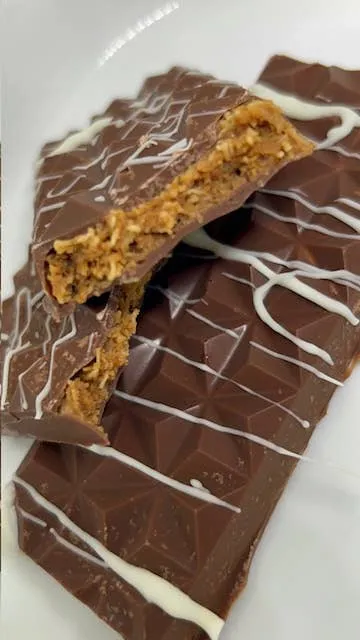 COOKIE BUTTER DUBAI CHOCOLATE BAR