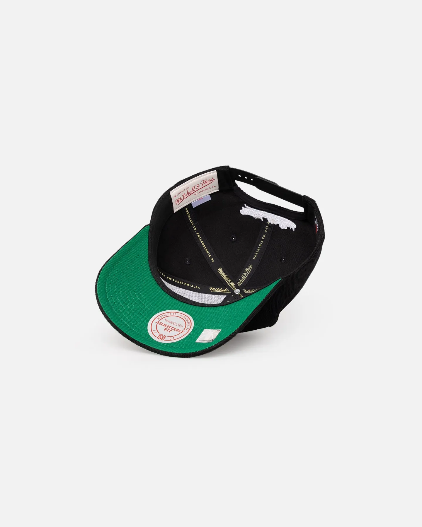 Mitchell & Ness Chicago Bulls 3 Time OG Corduroy Snapback Black