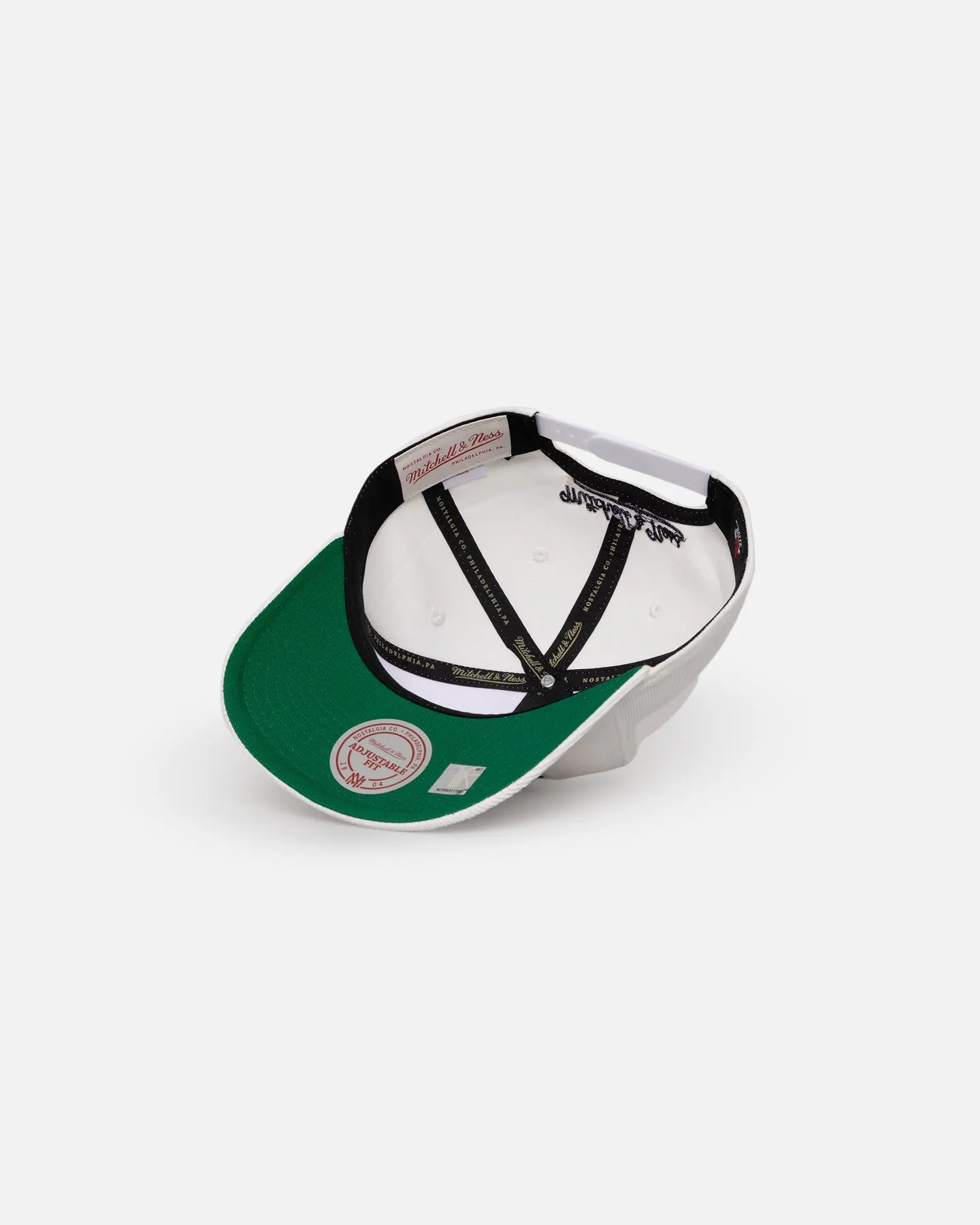 Mitchell & Ness Chicago Bulls 3 Time OG Corduroy Snapback White