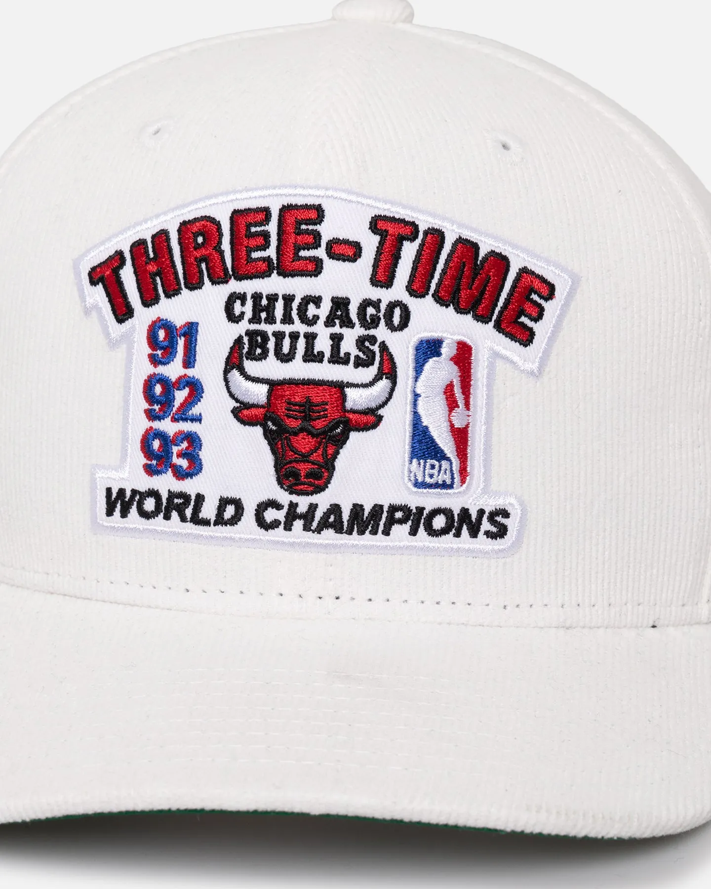 Mitchell & Ness Chicago Bulls 3 Time OG Corduroy Snapback White